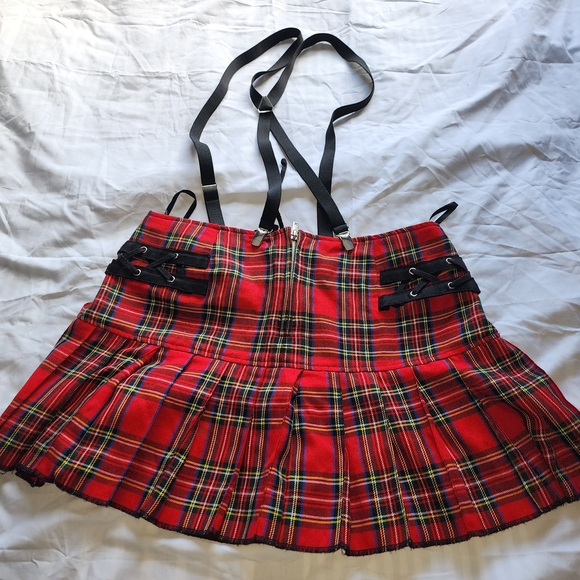 TRIPP NYC VINTAGE GOTH PUNK RED PLAID PLEATED MINI SKIRT SIZE LARGE IS USED - Picture 5 of 9